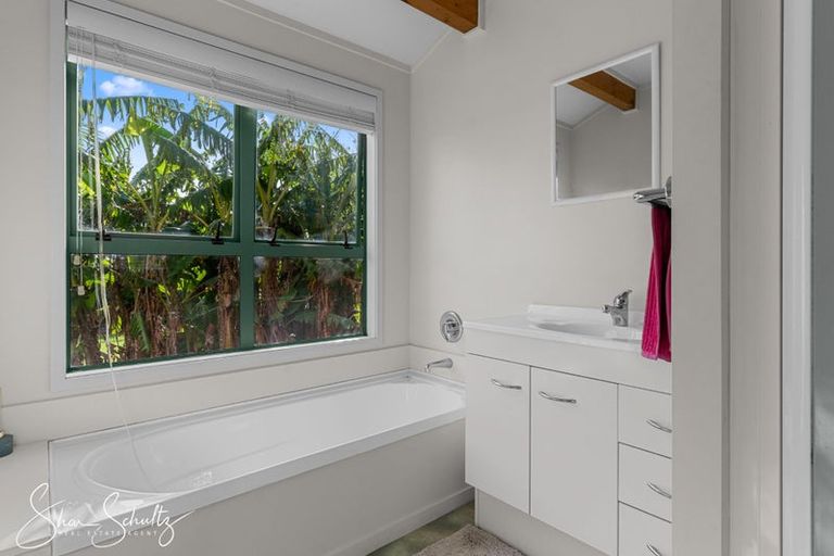 Photo of property in 7 Te Opi Road East, Whakapirau, Maungaturoto, 0583