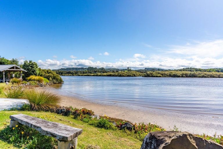 Photo of property in 32 Thelma Road, Mangawhai Heads, Mangawhai, 0505