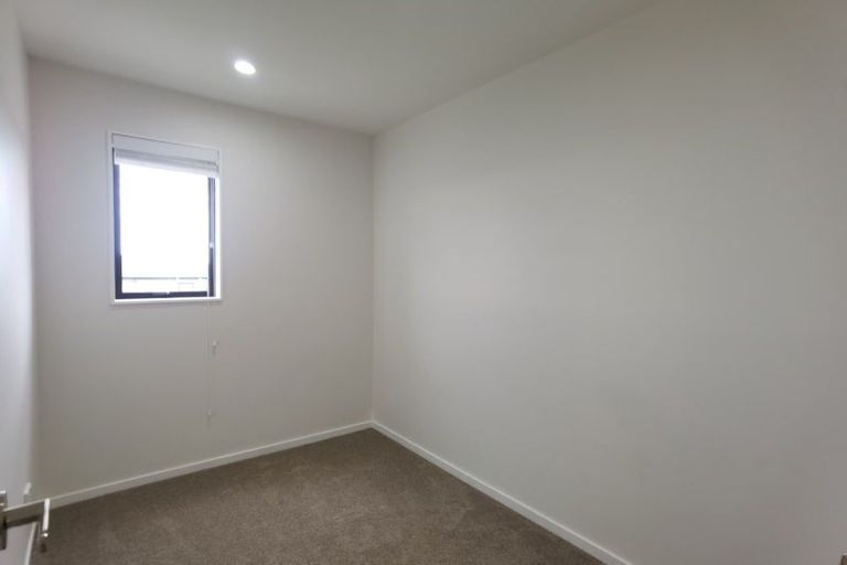 Photo of property in 9a Crestview Rise, Papakura, 2110