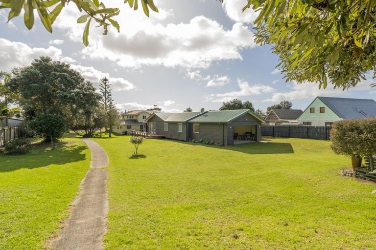 Photo of property in 106 Rimu Place, Matarangi, Whitianga, 3592