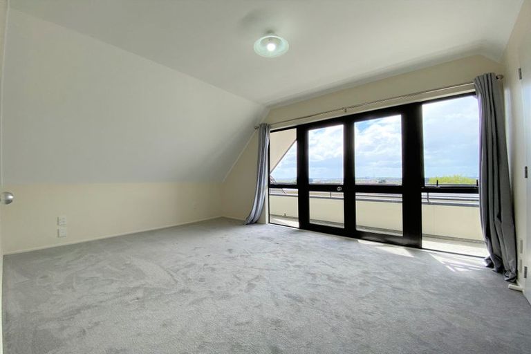 Photo of property in 46 Earnslaw Crescent, Clover Park, Auckland, 2019