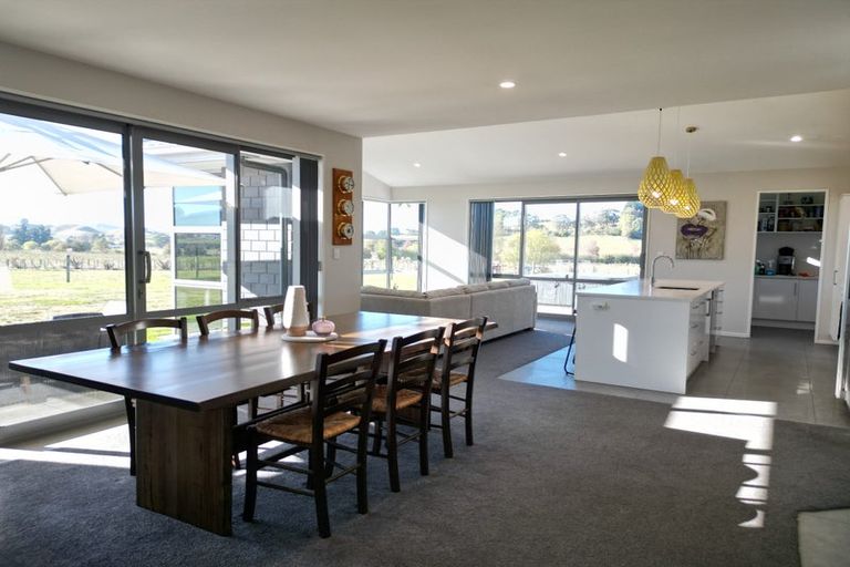 Photo of property in 52 Highlands Drive, Waipawa, 4210