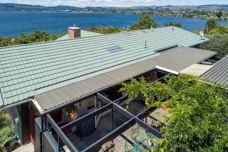 Photo of property in 180 Kawaha Point Road, Kawaha Point, Rotorua, 3010