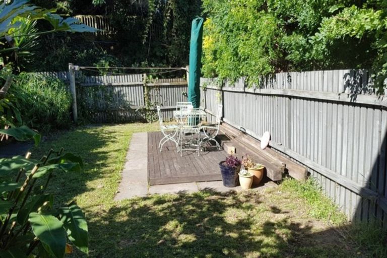 Photo of property in 24 Cobden Road, Bluff Hill, Napier, 4110