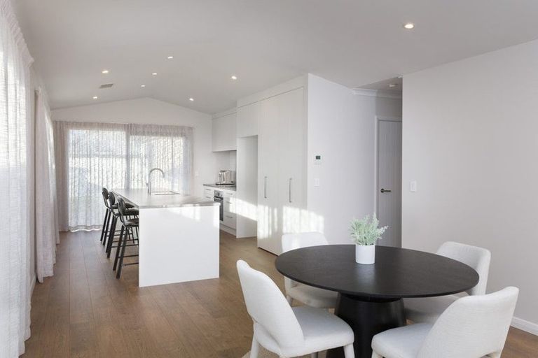 Photo of property in 12 Ruia Crescent, Cambridge, 3434