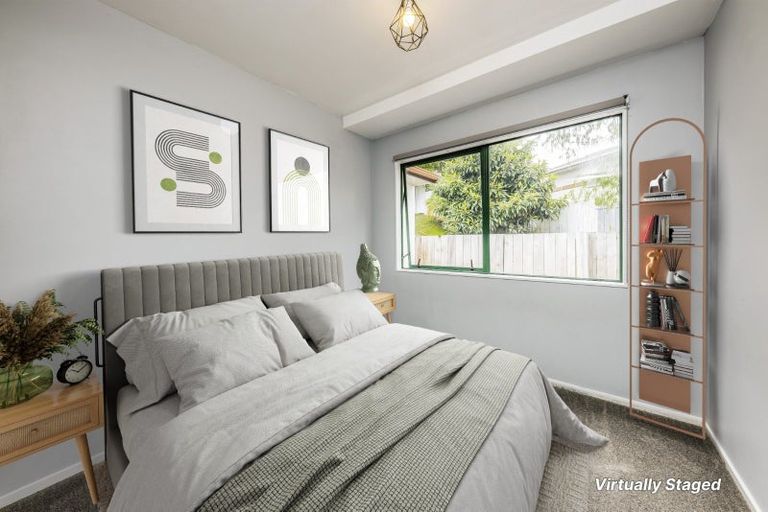 Photo of property in 2/21 Contessa Drive, Glenfield, Auckland, 0629