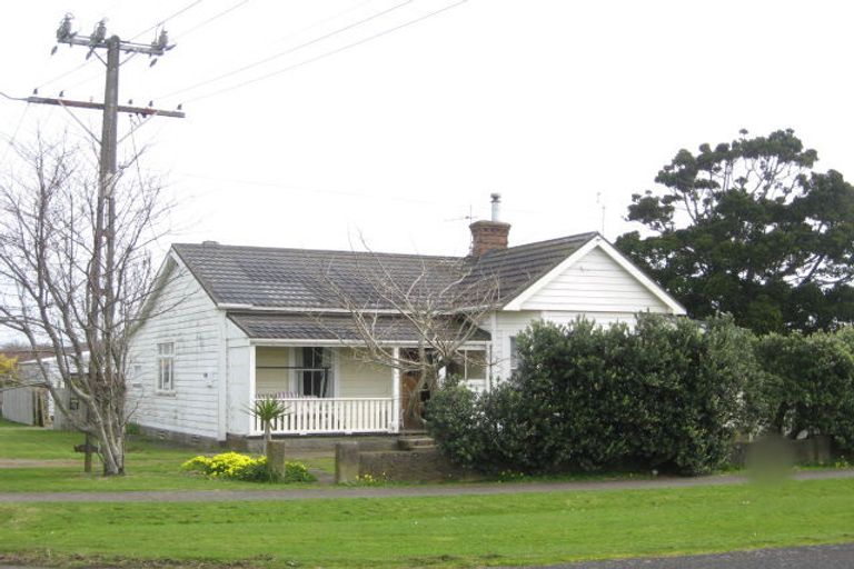 Photo of property in 37 Mouatt Street, Waitara, 4320