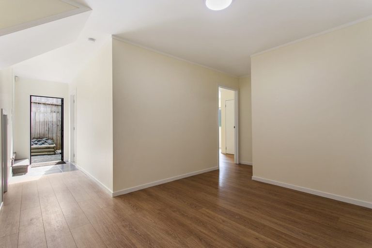 Photo of property in 1/19 Bond Crescent, Forrest Hill, Auckland, 0620