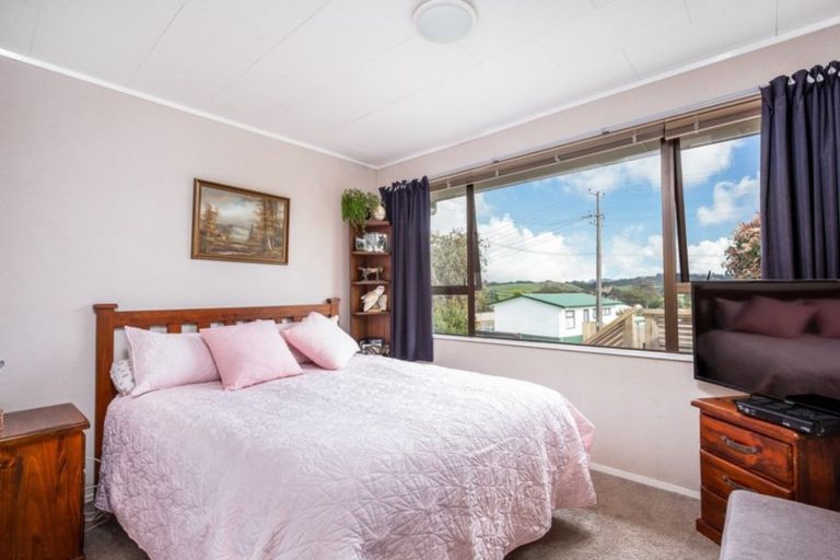 Photo of property in 1 Iris Street, Snells Beach, 0920