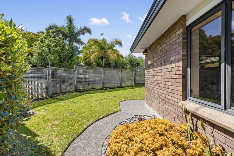 Photo of property in 31 Gilberd Place, Torbay, Auckland, 0630