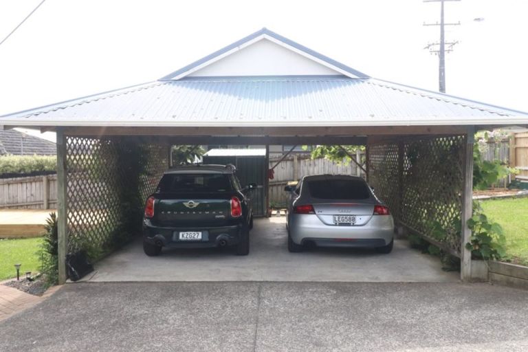 Photo of property in 1/114 Coronation Road, Hillcrest, Auckland, 0627
