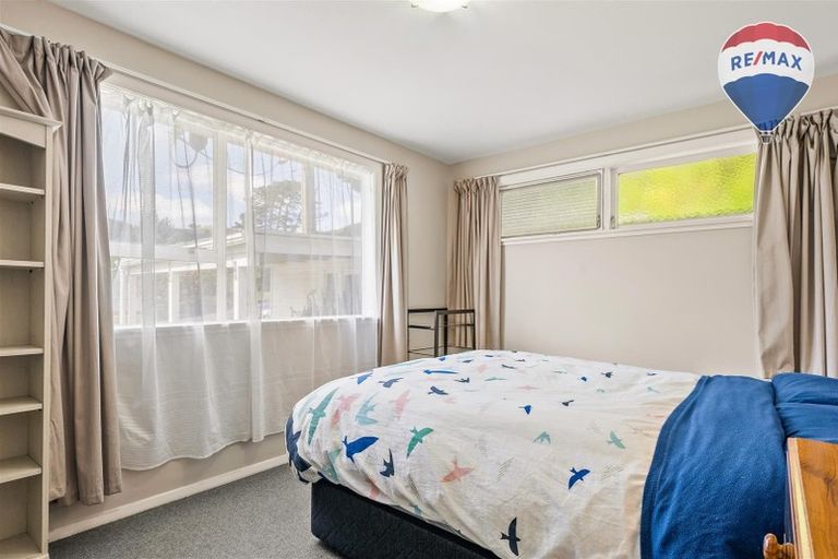 Photo of property in 41 Ranui Terrace, Tawa, Wellington, 5028