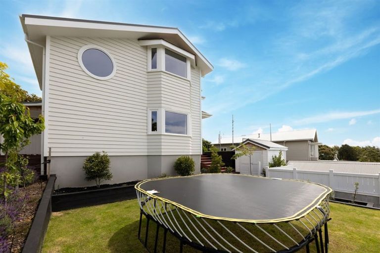 Photo of property in 156 Hackthorne Road, Cashmere, Christchurch, 8022