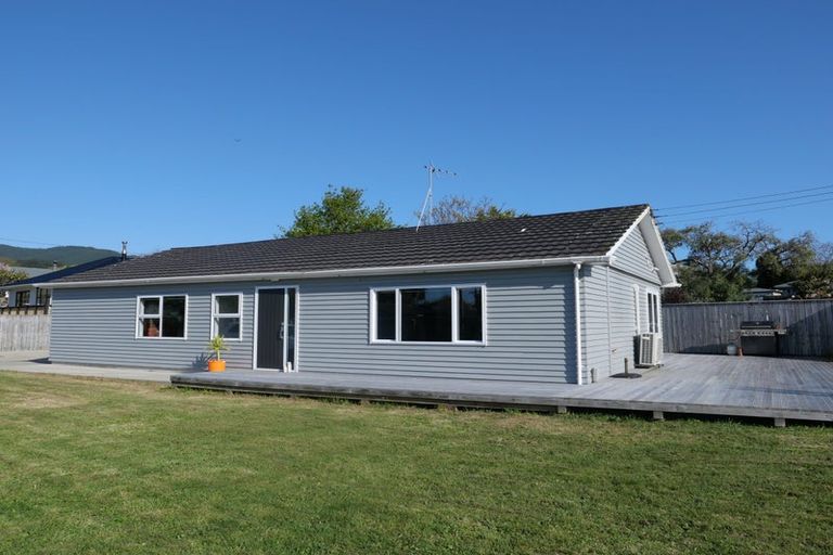 Photo of property in 2 Fincham Road, Raumati Beach, Paraparaumu, 5032