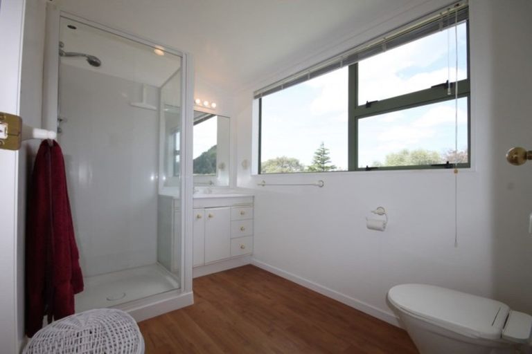 Photo of property in 16 Coronation Row, Pauanui, Hikuai, 3579