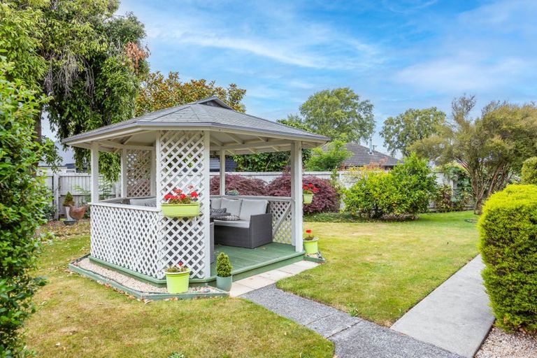 Photo of property in 8 Nyton Place, Bryndwr, Christchurch, 8053