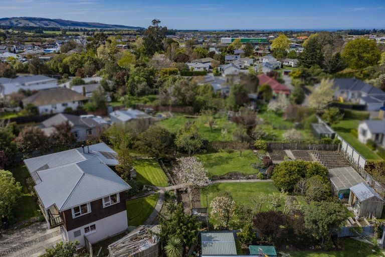 Photo of property in 22 Bank Street, Amberley, 7410