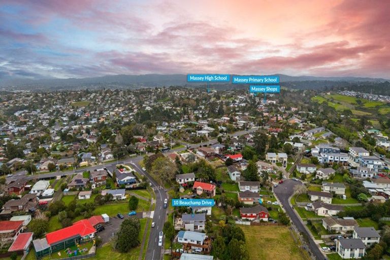 Photo of property in 10 Beauchamp Drive, Massey, Auckland, 0614
