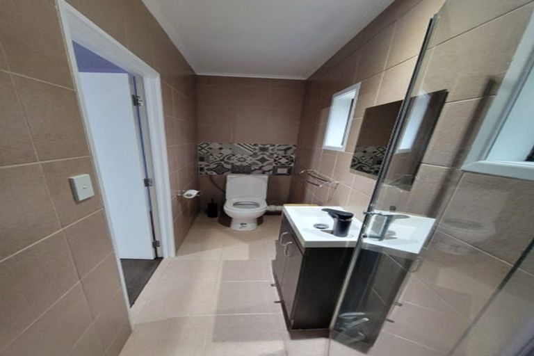 Photo of property in 2/9 Waller Avenue, Bucklands Beach, Auckland, 2012