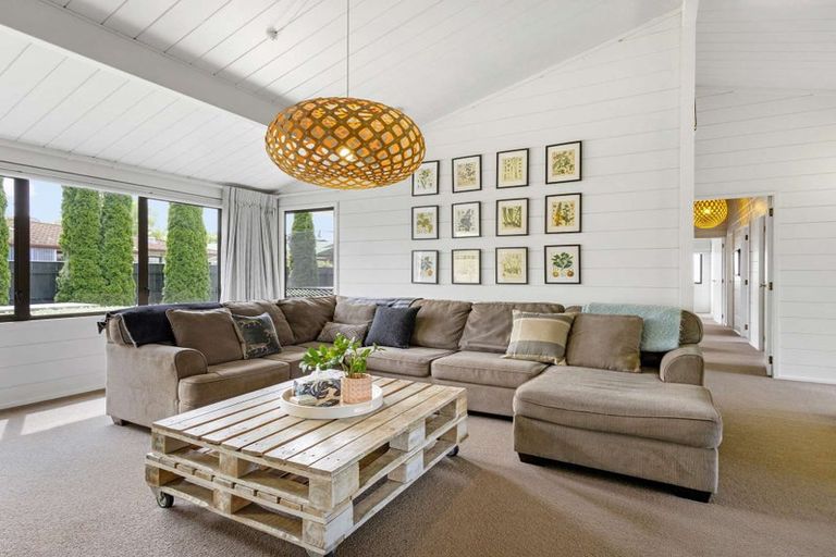 Photo of property in 2 Kathleen Street, Parkvale, Hastings, 4122