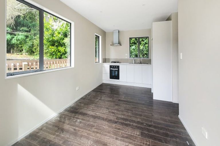 Photo of property in 15 Walnut Lane, Browns Bay, Auckland, 0630