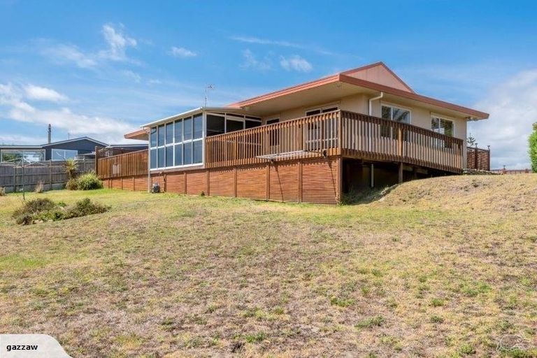 Photo of property in 3 Norna Grove, Waikawa Beach, Levin, 5573