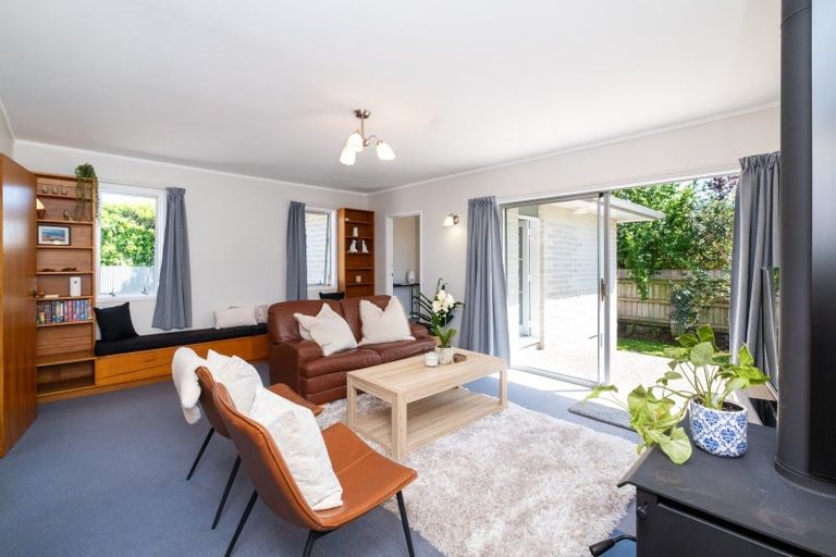 Photo of property in 37 James Cook Street, Havelock North, 4130