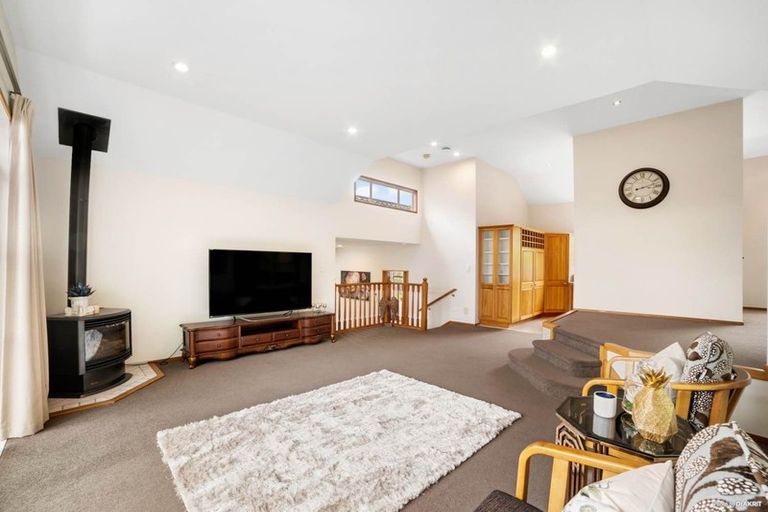 Photo of property in 16a Honeysuckle Lane, Mairangi Bay, Auckland, 0630