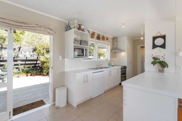 Photo of property in 33 Tauroa Road, Havelock North, 4130