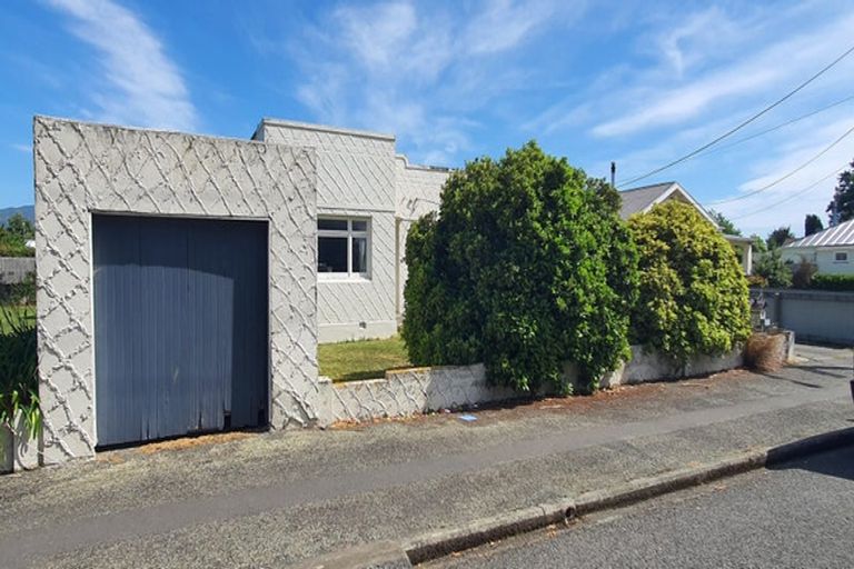 Photo of property in 10 Belt Street, Waimate, 7924