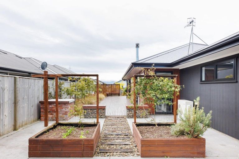 Photo of property in 3 Atlantic Drive, Fitzherbert, Palmerston North, 4410