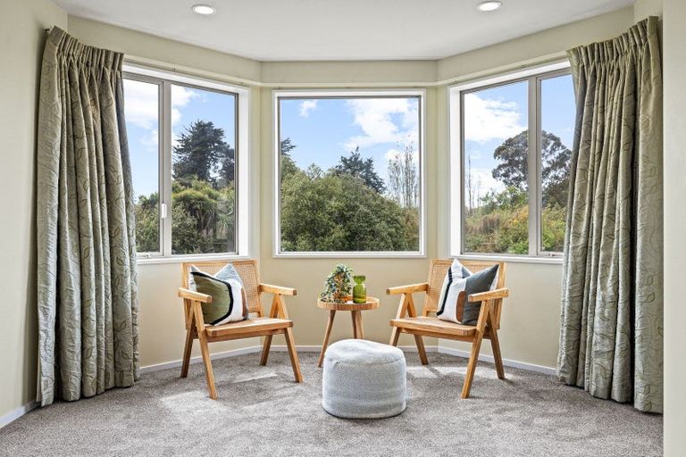 Photo of property in 64 Willowview Drive, Redwood, Christchurch, 8051