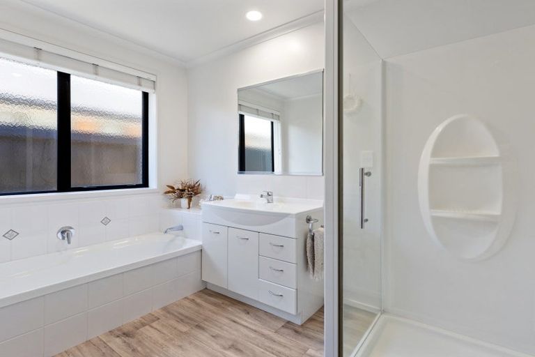 Photo of property in 109 Doncaster Drive, Papamoa Beach, Papamoa, 3118