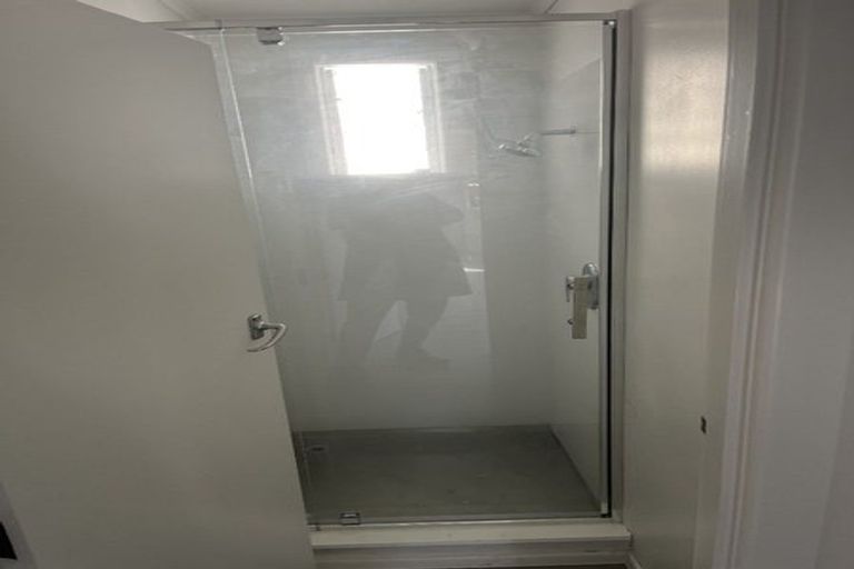 Photo of property in 20 Chilcott Road, Henderson, Auckland, 0612