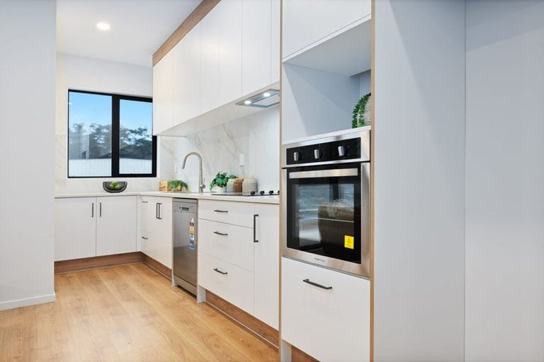 Photo of property in 7/42 Woodside Road, Massey, Auckland, 0614