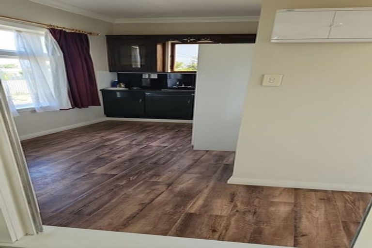 Photo of property in 1 Winchester Street, Levin, 5510