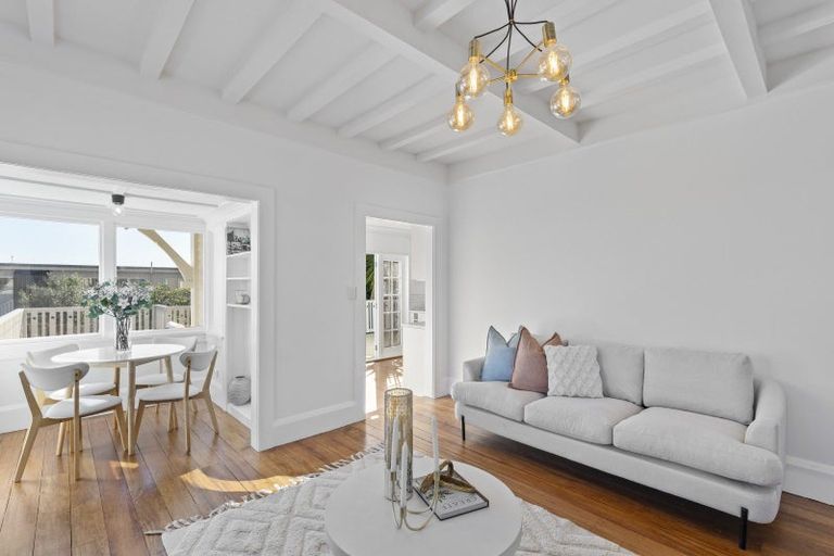 Photo of property in 16 Bulteel Street, New Plymouth, 4310