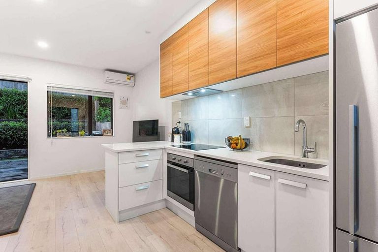 Photo of property in 136c Tiriwa Drive, Massey, Auckland, 0614