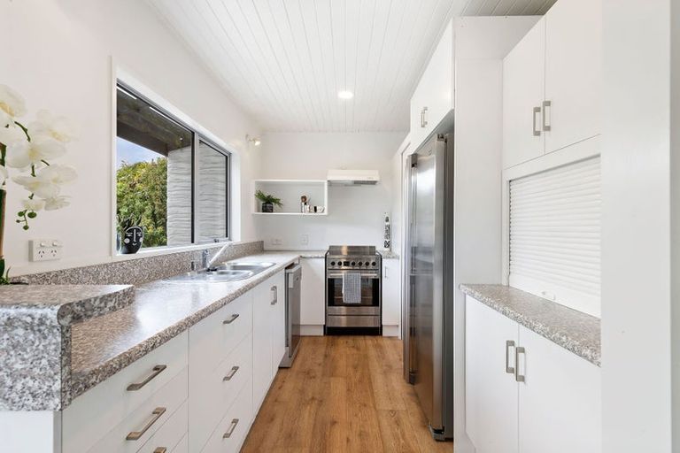 Photo of property in 7 Kelvin Place, Kelvin Heights, Queenstown, 9300