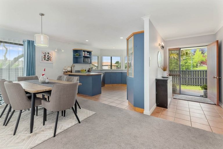 Photo of property in 1 Hoyte Place, Pukehangi, Rotorua, 3015