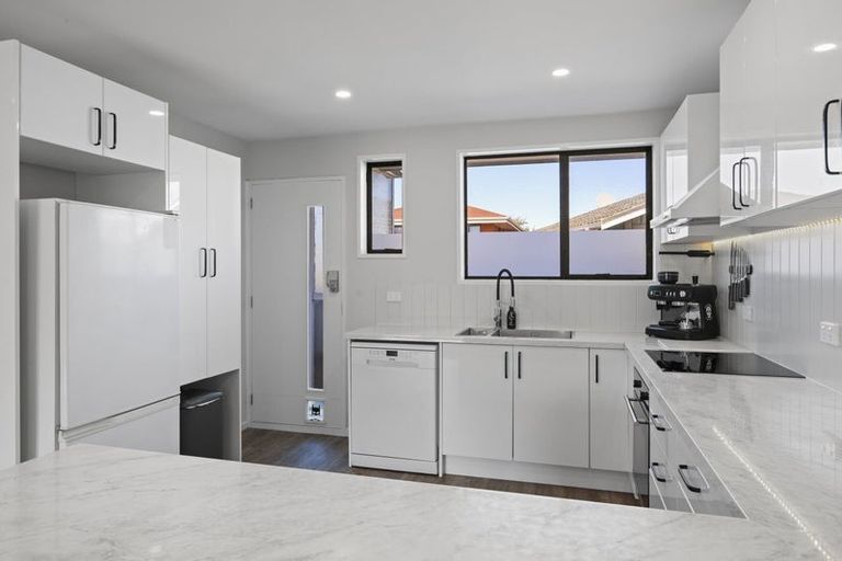 Photo of property in 1/202 Grimseys Road, Redwood, Christchurch, 8051