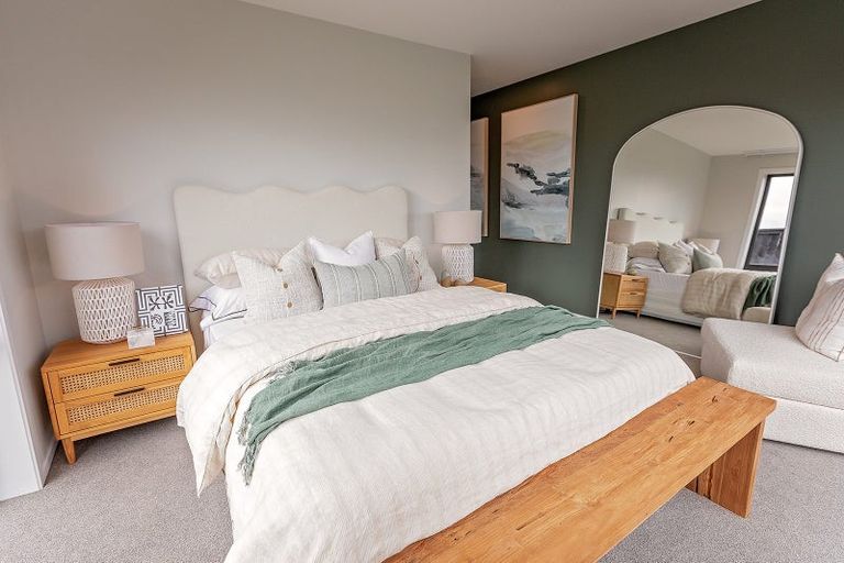 Photo of property in 1 Metoriti Crescent, Karaka, 2124