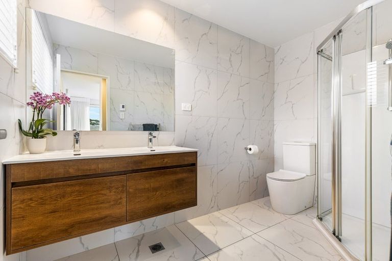 Photo of property in 66 Arran Point Parade, Orewa, 0931