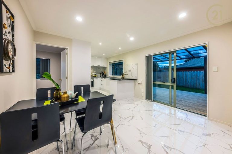 Photo of property in 71 Medvale Avenue, Flat Bush, Auckland, 2019
