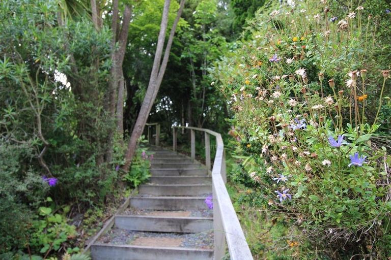 Photo of property in 25 Oxley Crescent, Broad Bay, Dunedin, 9014