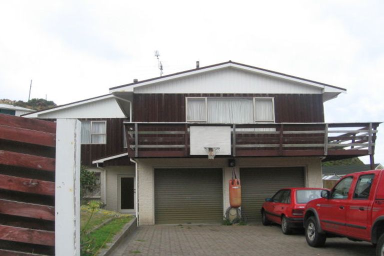 Photo of property in 10 Rydal Place, Southgate, Wellington, 6023