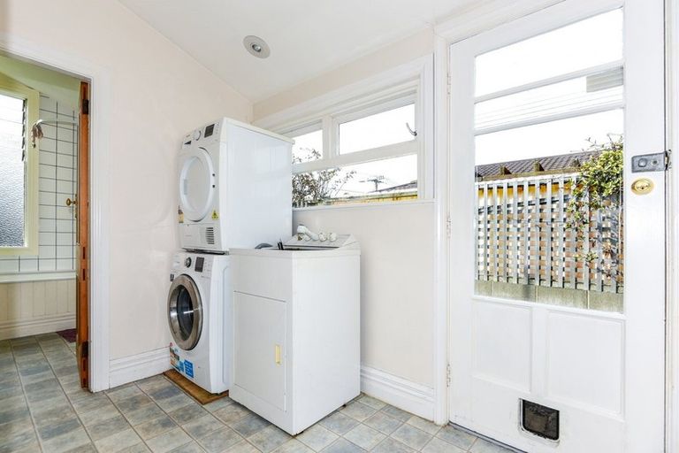 Photo of property in 1/96 Somerfield Street, Somerfield, Christchurch, 8024