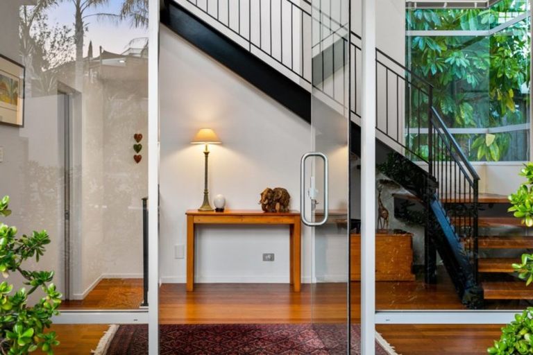 Photo of property in 54a Penzance Road, Mairangi Bay, Auckland, 0630