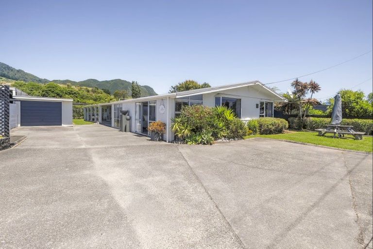 Photo of property in 776 Abel Tasman Drive, Pohara, Takaka, 7183