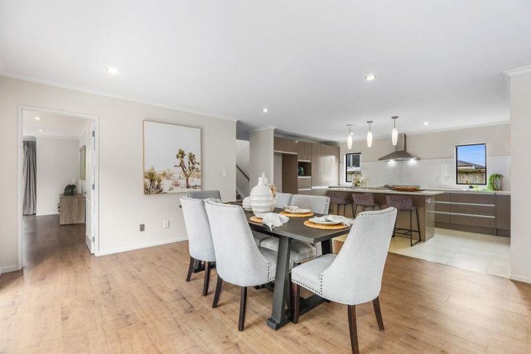 Photo of property in 8 Mulu Place, Fairview Heights, Auckland, 0632